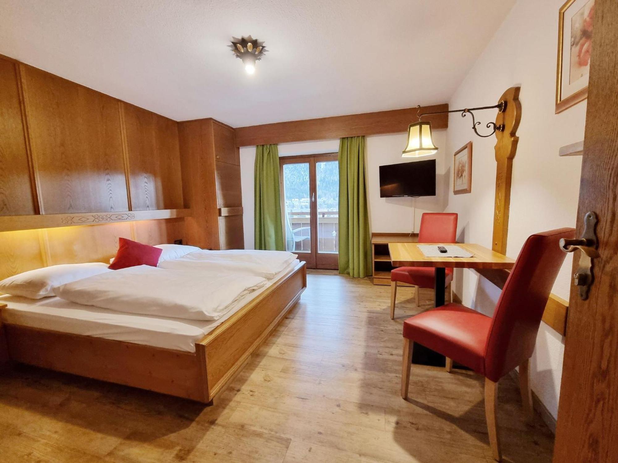 Ferienhaus Goldenes Landl 미텐발트 외부 사진